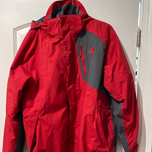Red north face jacket - Picture 1 of 2
